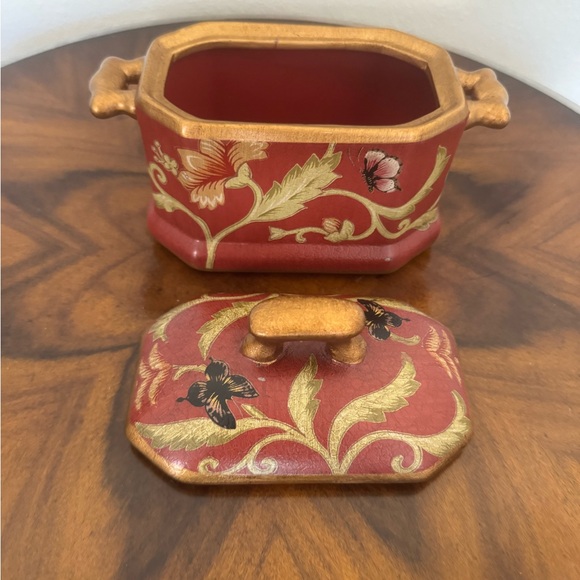 Decorative Hand Painted Resin Box With Handles 7” - Picture 5 of 8